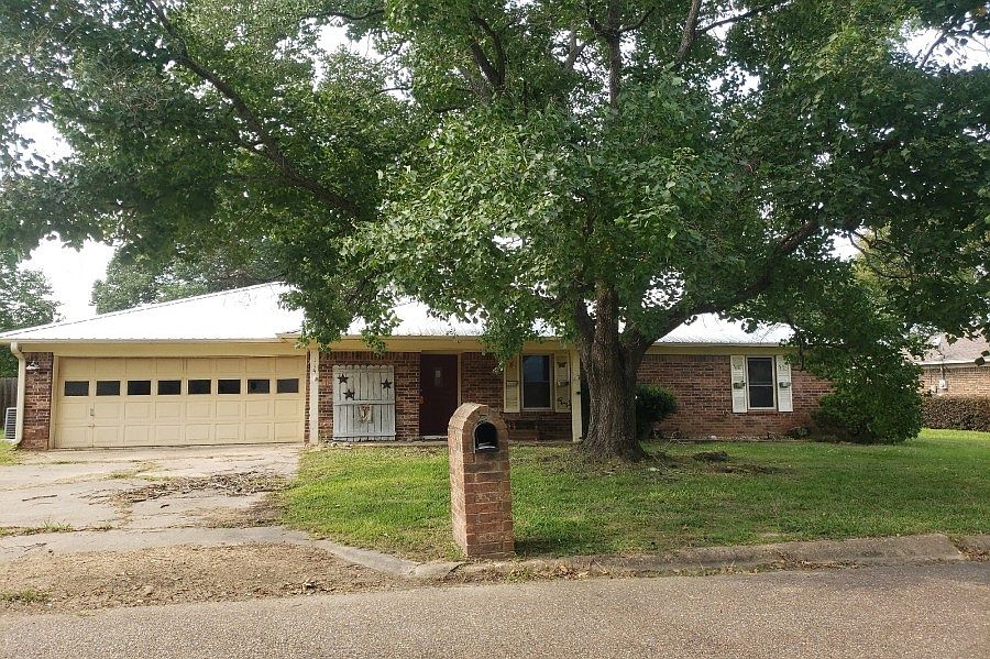 1st image of 114 David Dr