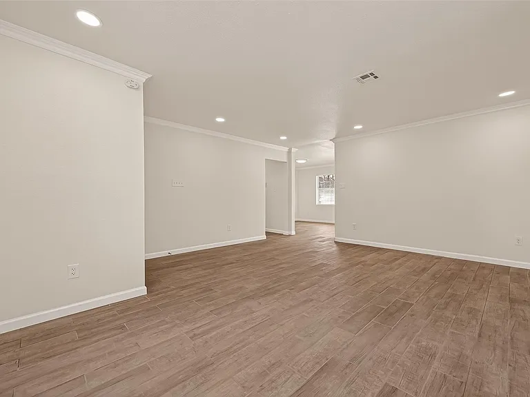 25409 Pebble Dr — Photo 9