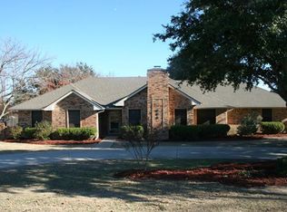 904 Rock Creek Dr, Red Oak, TX 75154