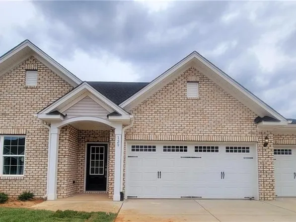 129 Moravian Ct, Bermuda Run, NC 27006