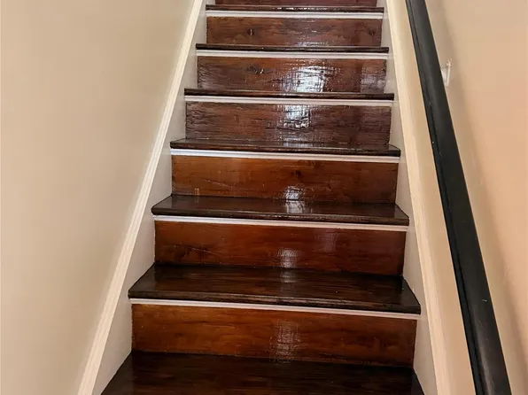 133 Elm St #2, Valley Stream, NY 11580