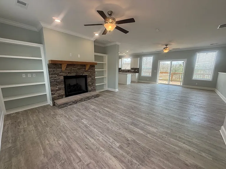 631 Imogene Dr — Photo 2