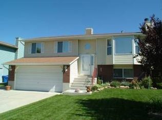 6927 Beargrass Rd, West Jordan, UT 84081