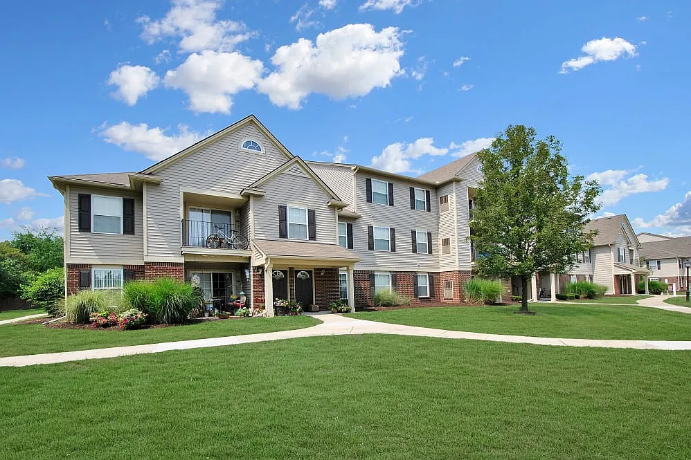 Stratford Place at Brownstown — Photo 1