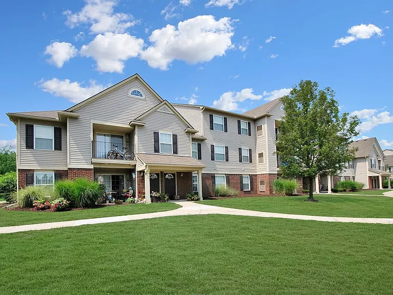 Stratford Place at Brownstown — Photo 2
