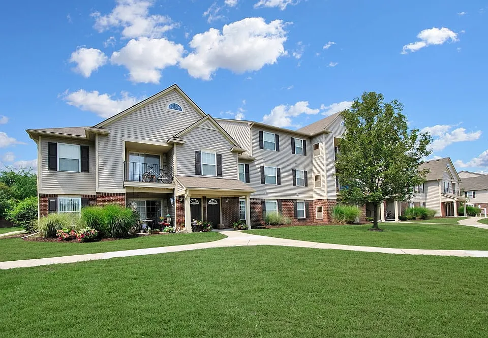 Stratford Place at Brownstown