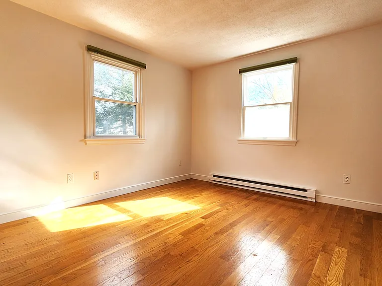 98 Sylvia St #1 — Photo 7