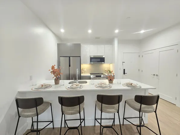 475-476 Main St, Orange, NJ