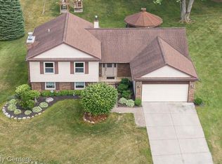 1306 Bishops Ter, Wixom, MI 48393