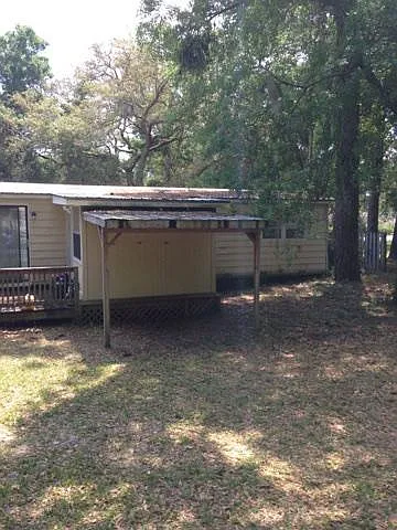 Back porch - shows sep enclosed laundry