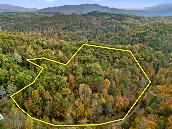1178 Ogle Hills Rd, Gatlinburg, TN 37738