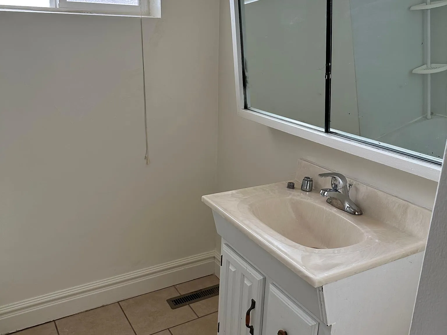 2 bed, 1008 sqft, $1,200 — Photo 3
