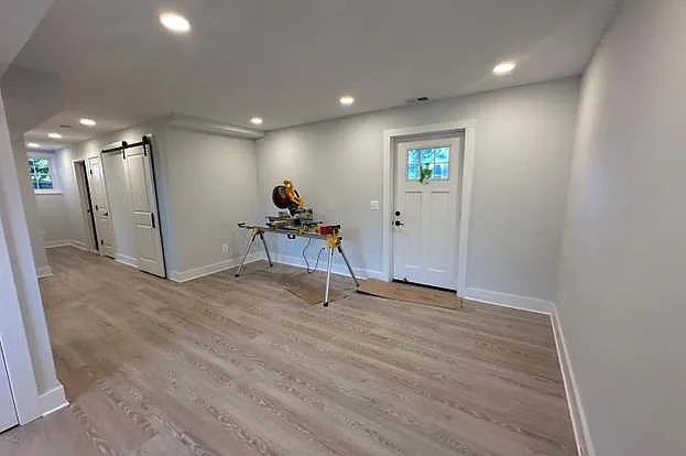 119 W Earleigh Heights Rd — Photo 9