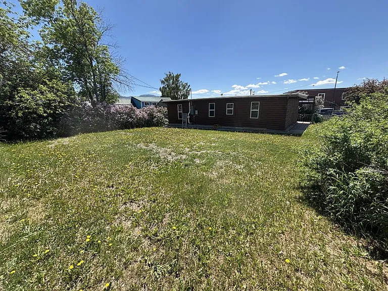 235 Curtis St — Photo 4
