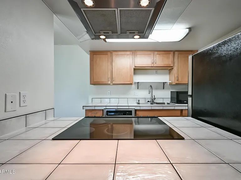 729 E Cochise Dr #B — Photo 9
