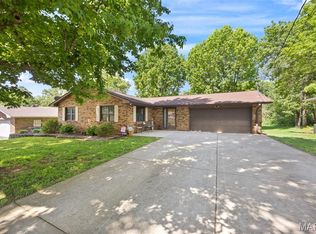 2103 Golfview Dr, Collinsville, IL 62234