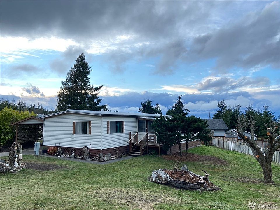 Plenty of possibilities in this quaint Cape George home.