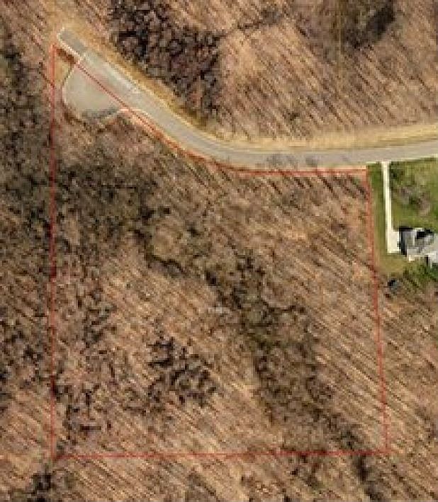 1st image of 16 Forest Dr