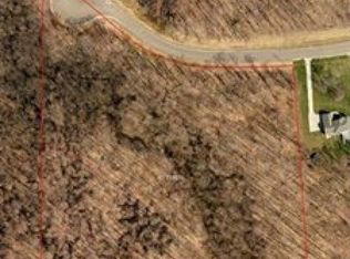 16 Forest Dr, Chagrin Falls, OH 44022