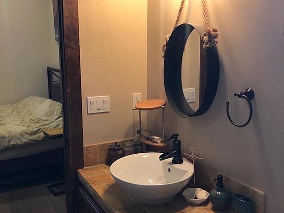 5th image of 6007 Melvin Ave