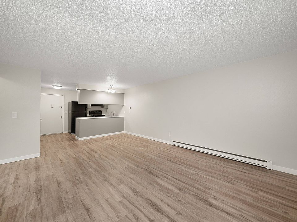 Living Room/Kitchen