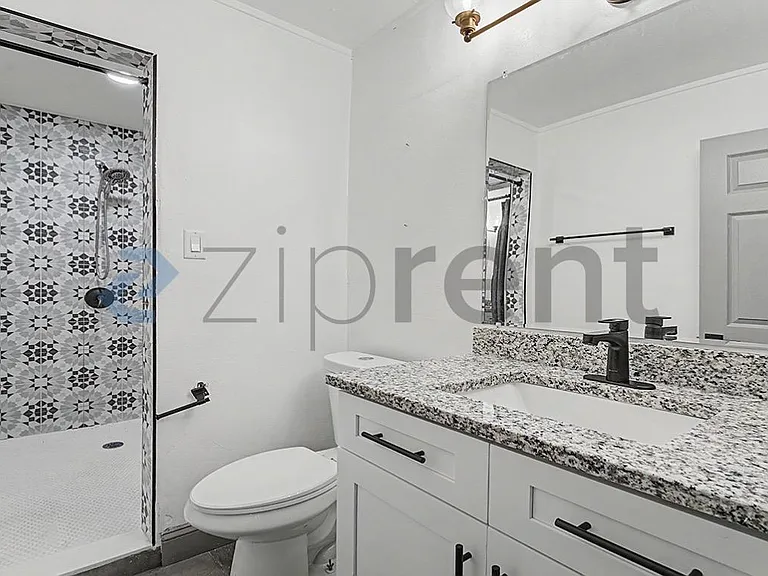 Primary BathRoom 1-1