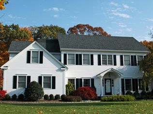 2 Pine St, Brookfield, CT 06804