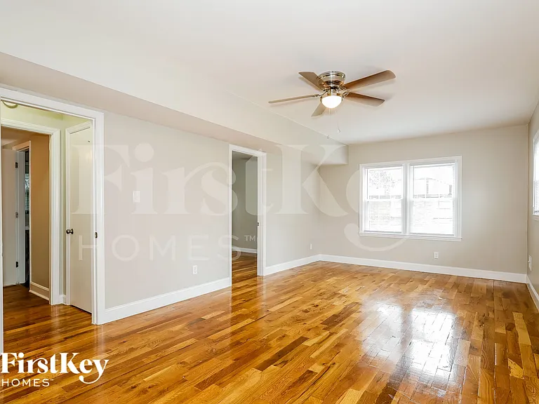 1128 Rocky Ridge Dr — Photo 3