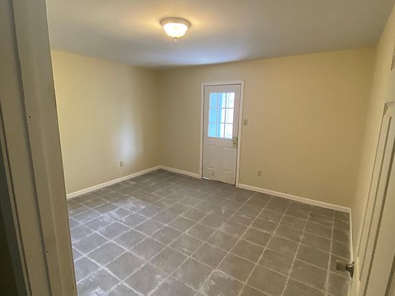 4th image of 100 Fairfax St #B