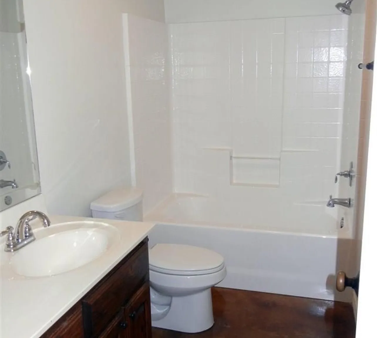 3 bed, 2.0 bath, 1300 sqft, $1,600 — Photo 4