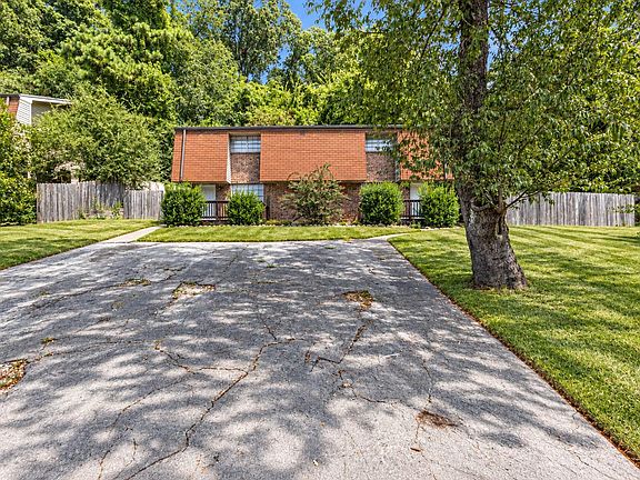 4th image of 732 Marley Way