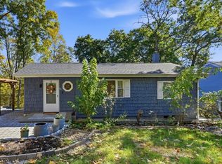 64 Truman Blvd, Oakland Boro, NJ 07436