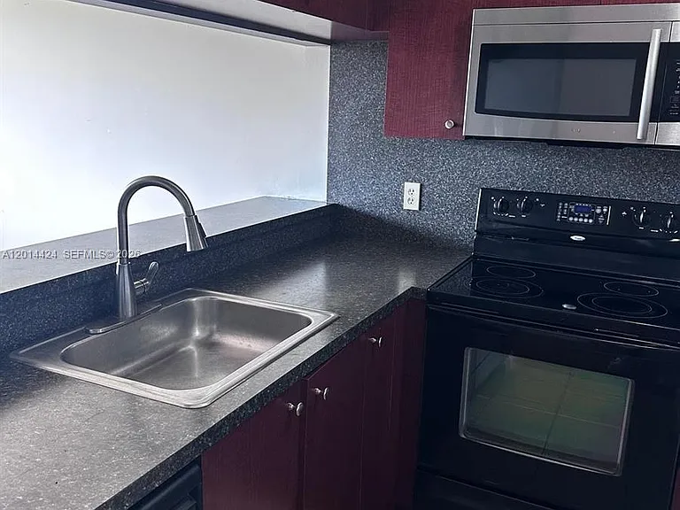 979 Coral Club Dr #979 — Photo 9