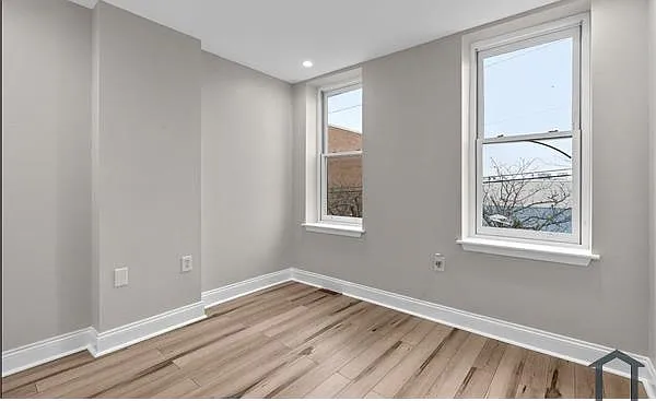 200 N Glover St — Photo 13