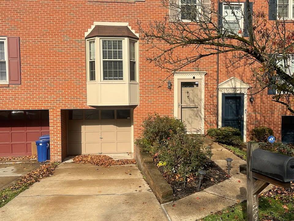 1st image of 189 London Towne Dr