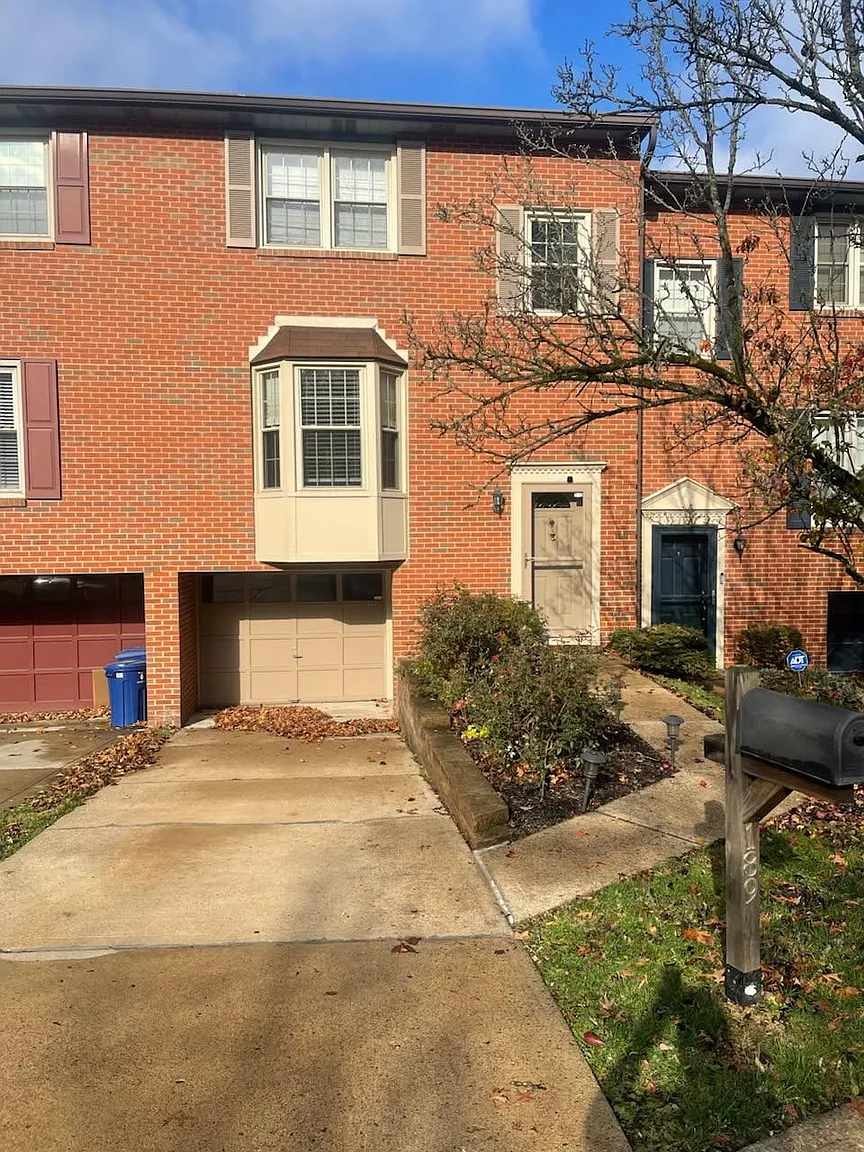 189 London Towne Dr photo 1