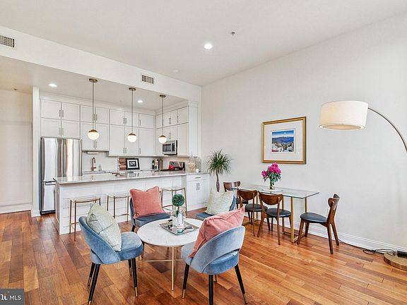 4th image of 200 E Christian St #914-10