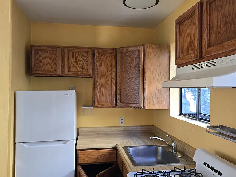 2124 5th Ave #B — Photo 3