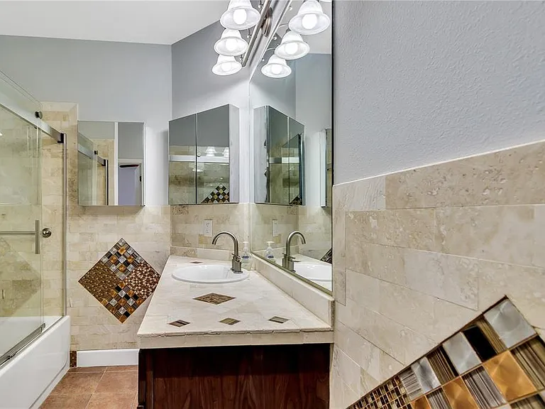151 E Washington St #5B — Photo 23