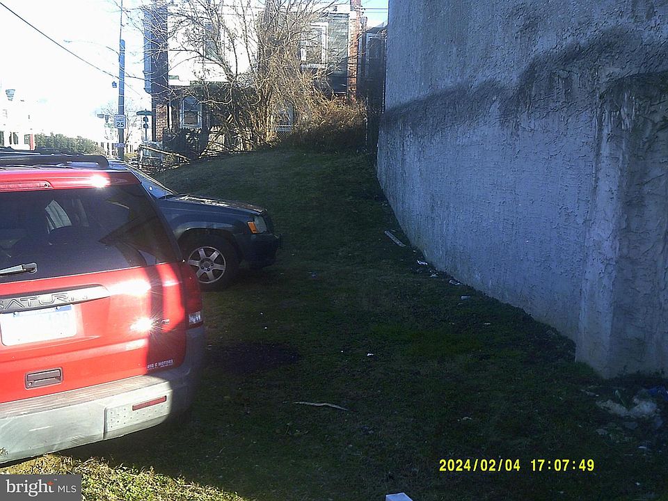 2nd image of 5249 N Warnock St