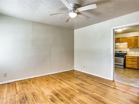 4th image of 2148 Evergreen Dr