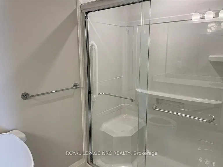 5698 Main St #703 — Photo 8