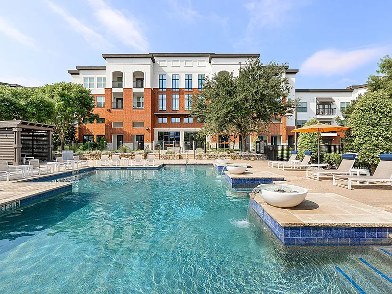 Bell Gateway Village — Photo 15