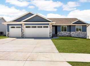 1720 Parkland Dr, Ely, IA 52227