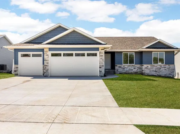 1720 Parkland Dr, Ely, IA 52227