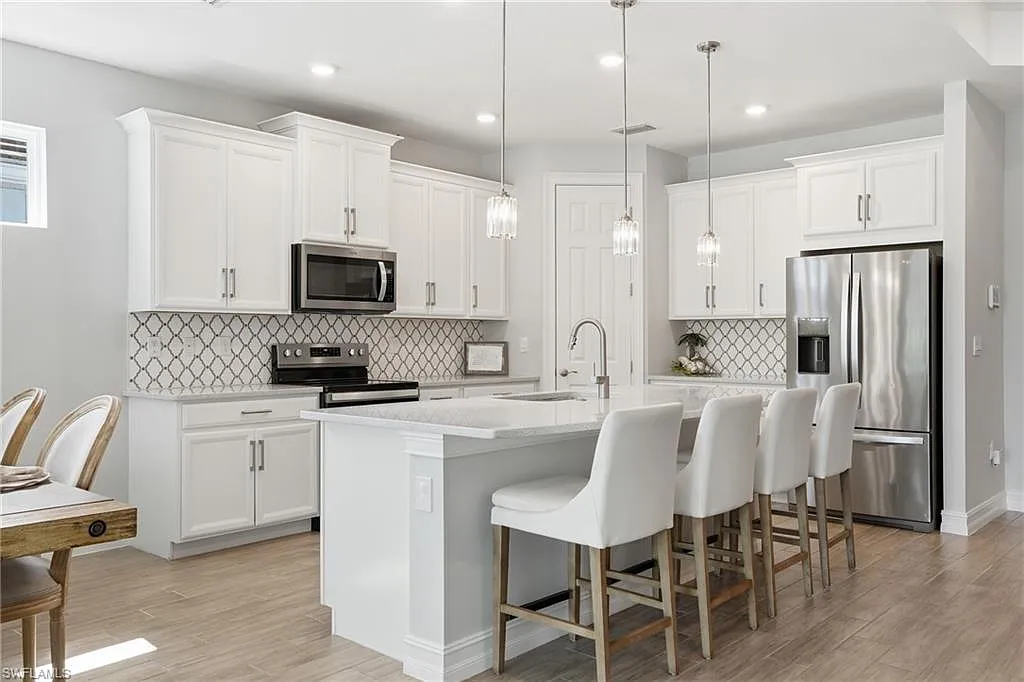 3 bed, 4.0 bath, 2256 sqft, $4,500 — Photo 3