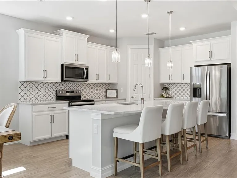 28040 Seasons Tide Ave — Photo 3