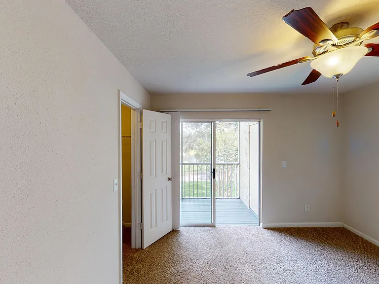 Altamira Place Apartment Homes — Photo 107