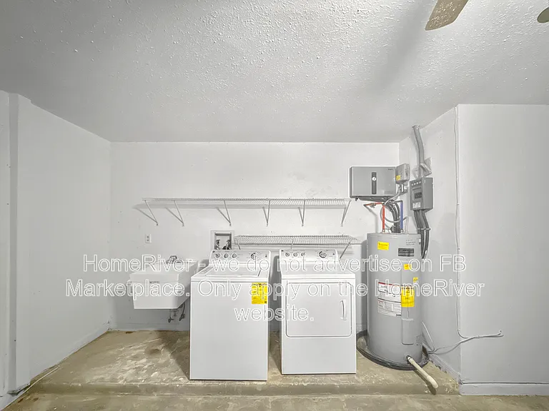 2194 Rio De Janeiro Ave — Photo 11