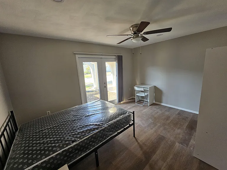 Otis Dr — Photo 1